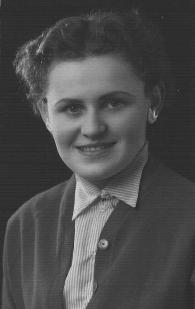 Klik voor foto in apart venster heijnen_lidy_1957.jpg